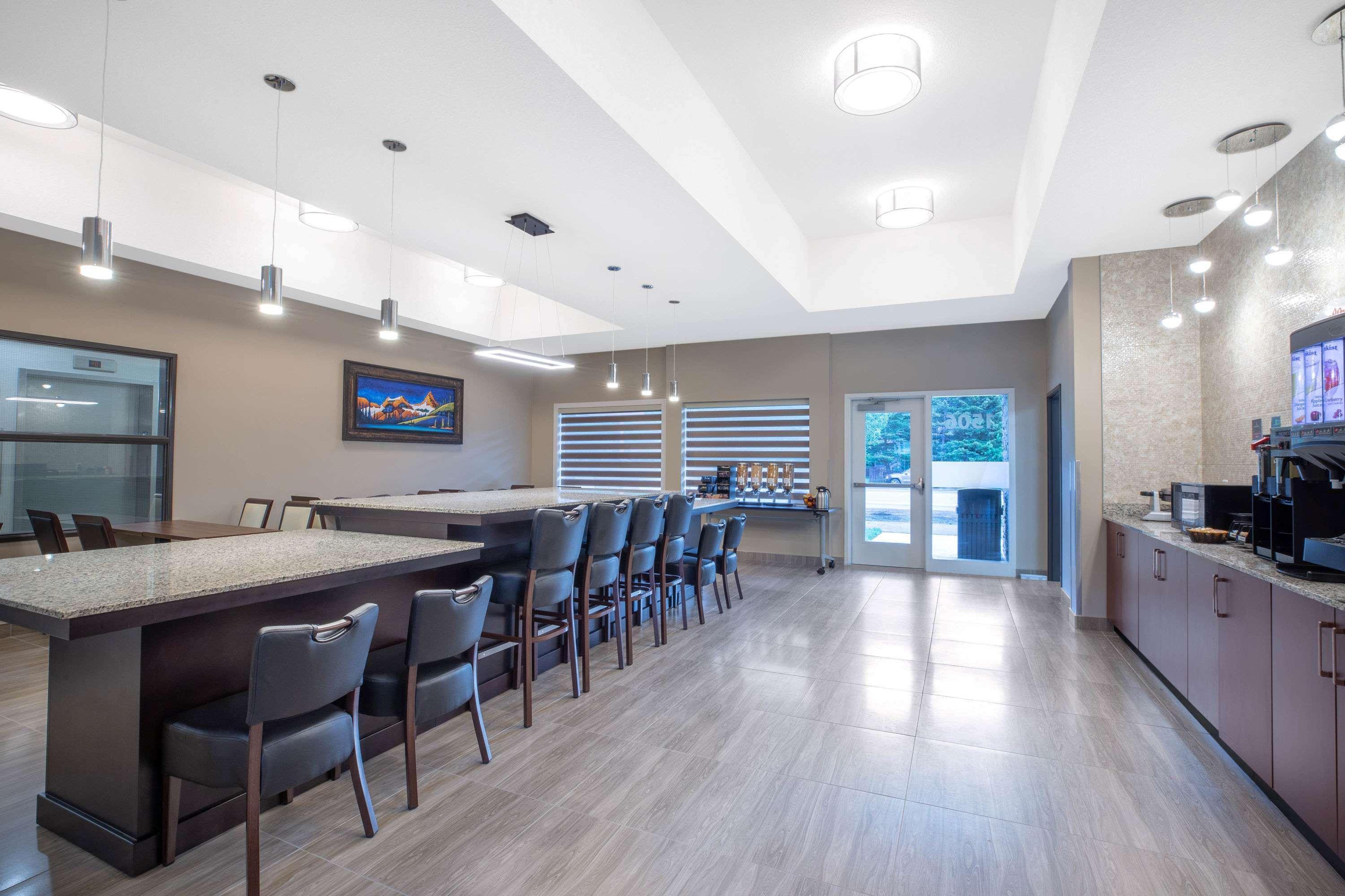 Super 8 By Wyndham Canmore Exterior foto