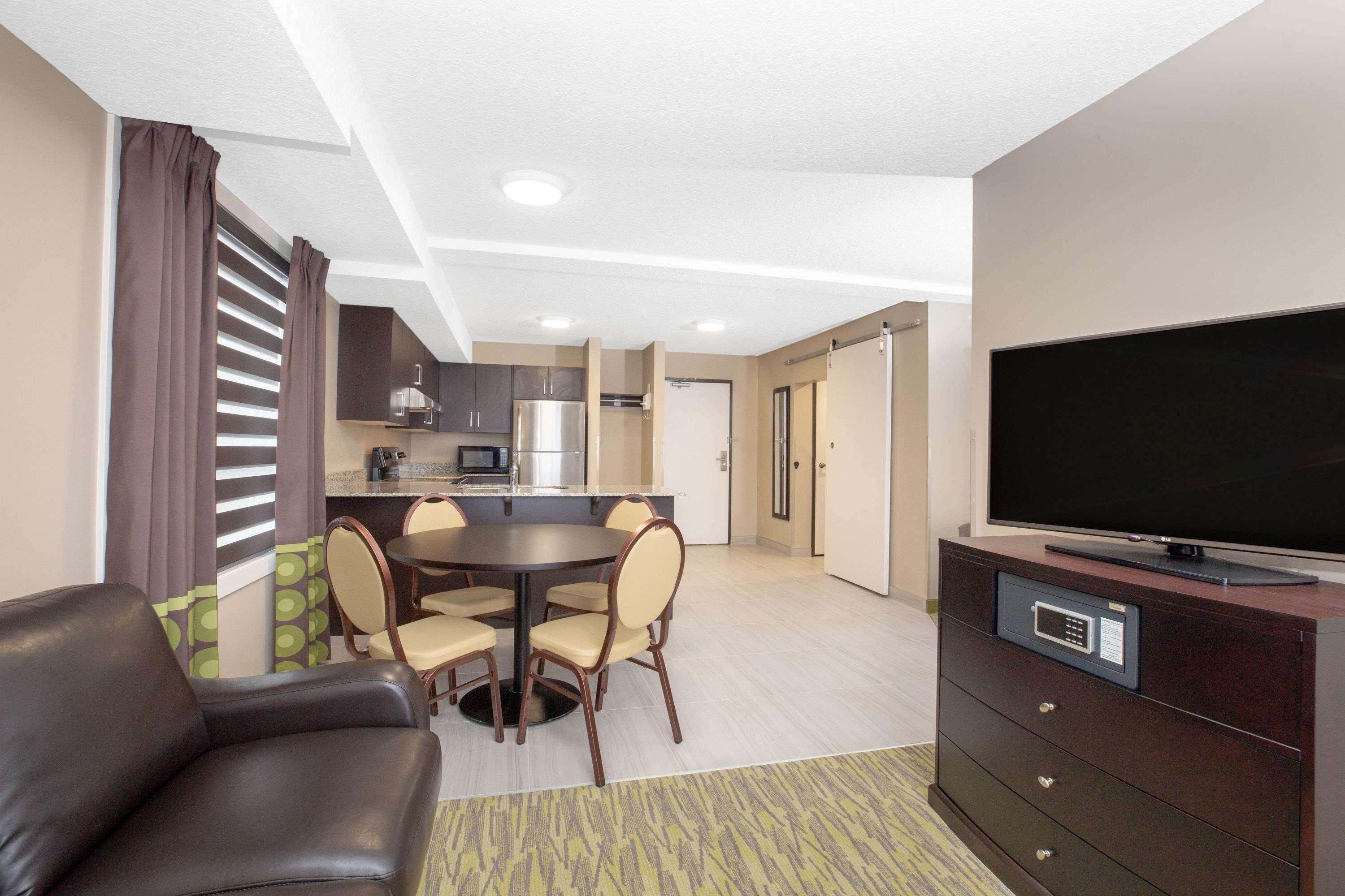 Super 8 By Wyndham Canmore Exterior foto