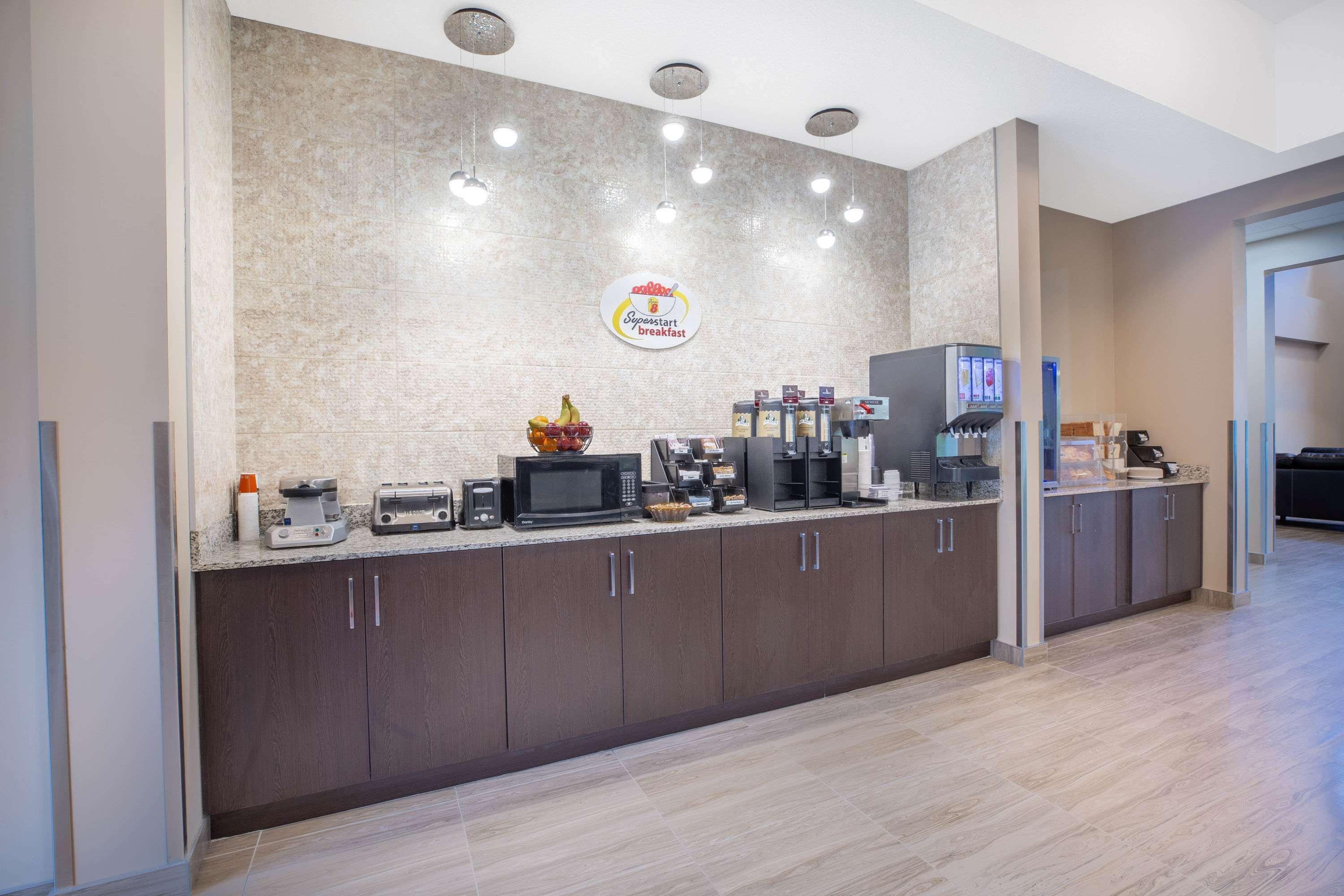 Super 8 By Wyndham Canmore Exterior foto