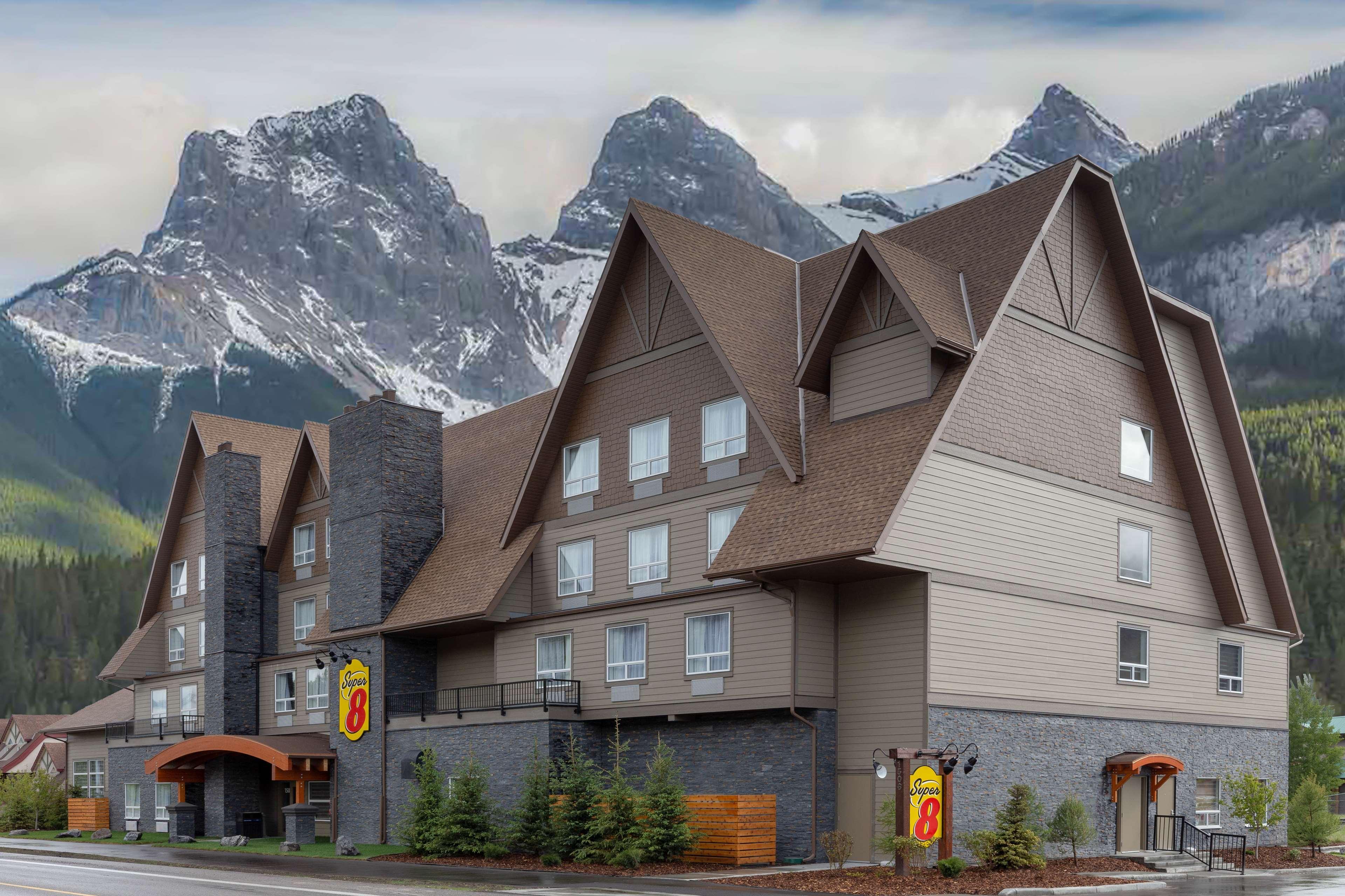 Super 8 By Wyndham Canmore Exterior foto
