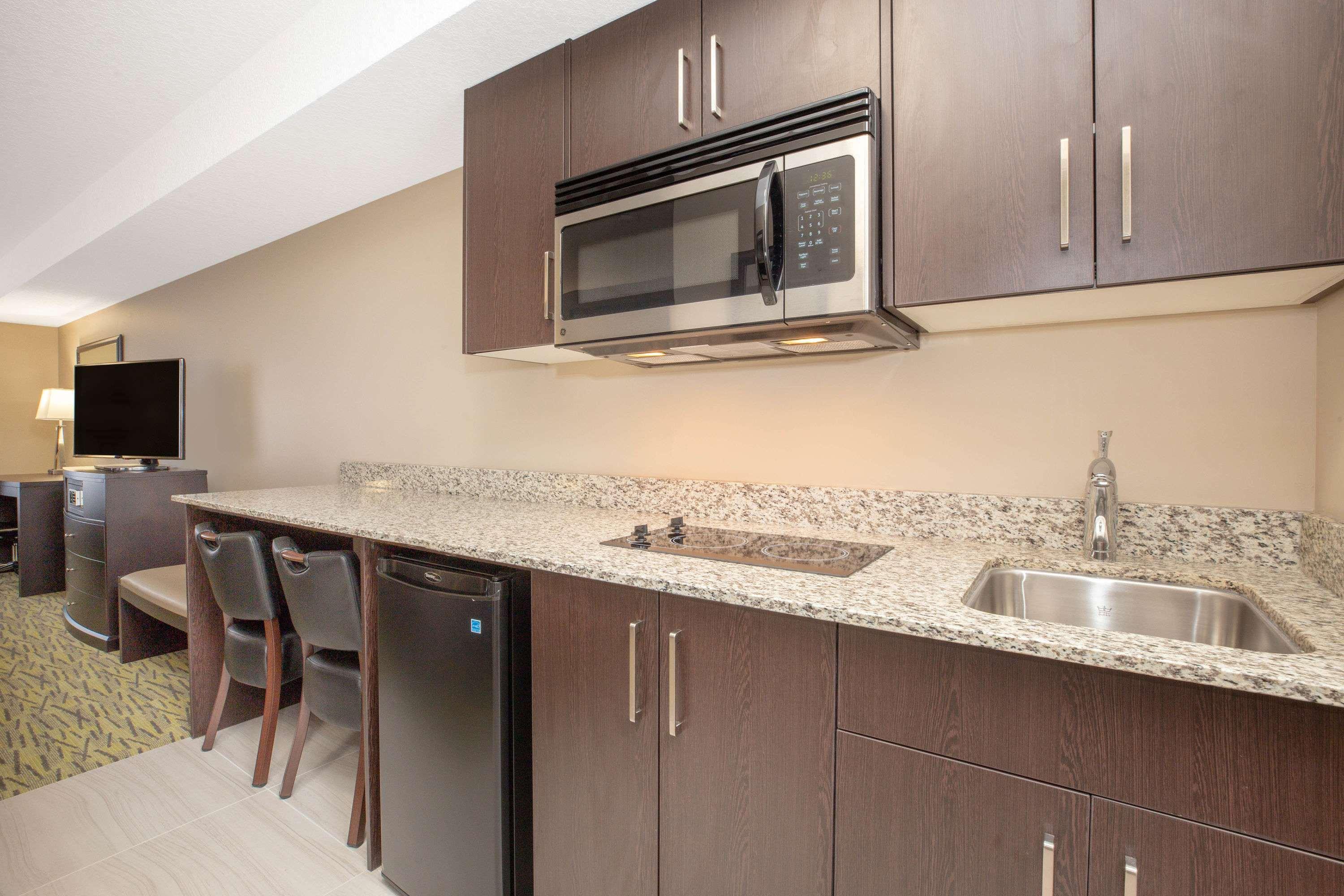 Super 8 By Wyndham Canmore Exterior foto