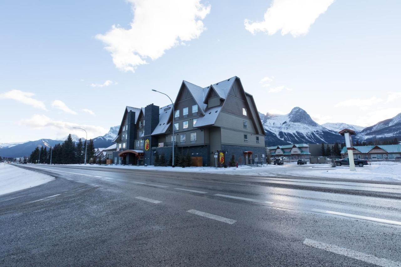 Super 8 By Wyndham Canmore Exterior foto
