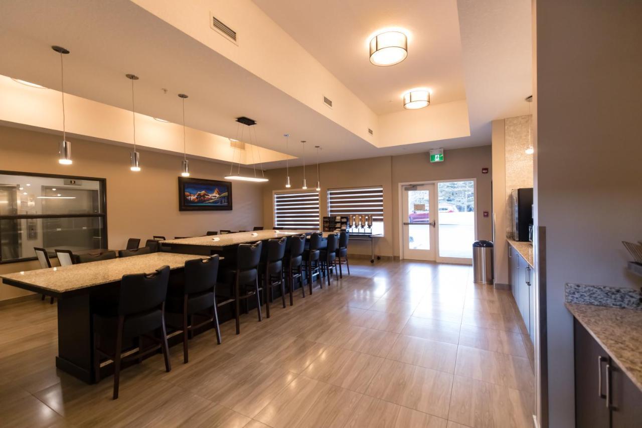 Super 8 By Wyndham Canmore Exterior foto